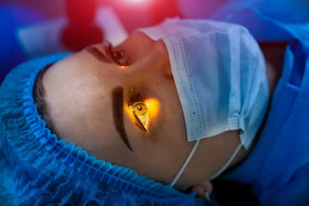 laser-woman-eye-correction-operation-with-laser-vision-correction